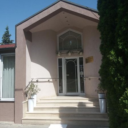 B&B Vila Bela Ruza Sremska Mitrovica Extérieur photo