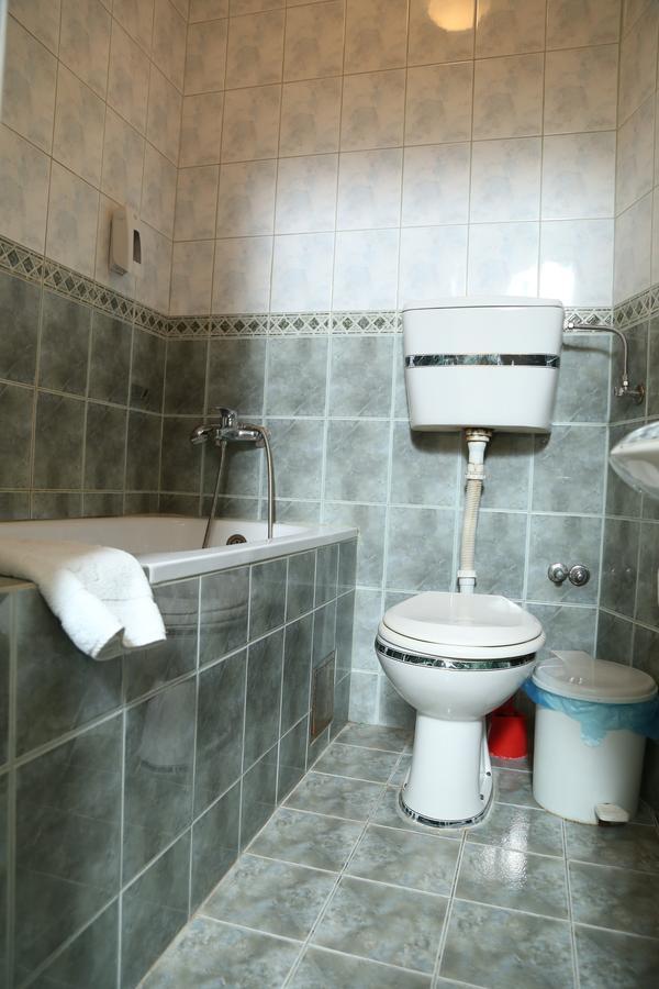 B&B Vila Bela Ruza Sremska Mitrovica Extérieur photo