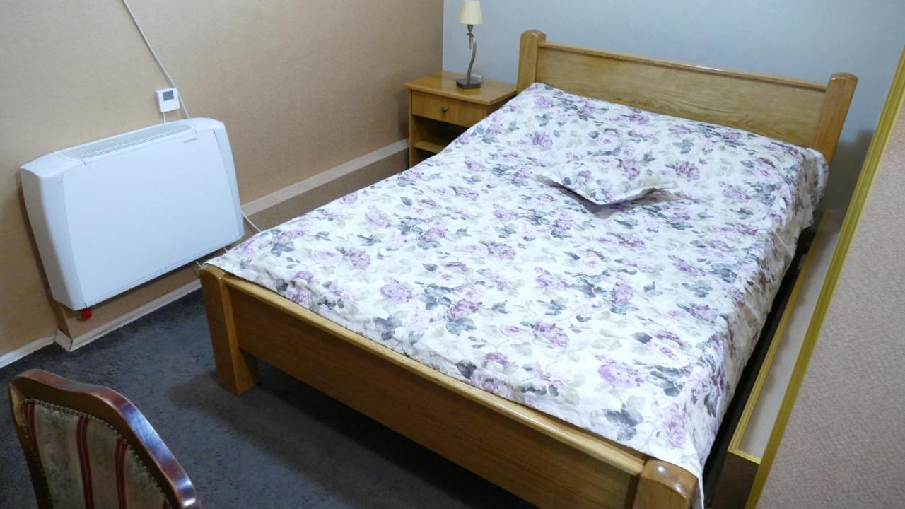 B&B Vila Bela Ruza Sremska Mitrovica Extérieur photo
