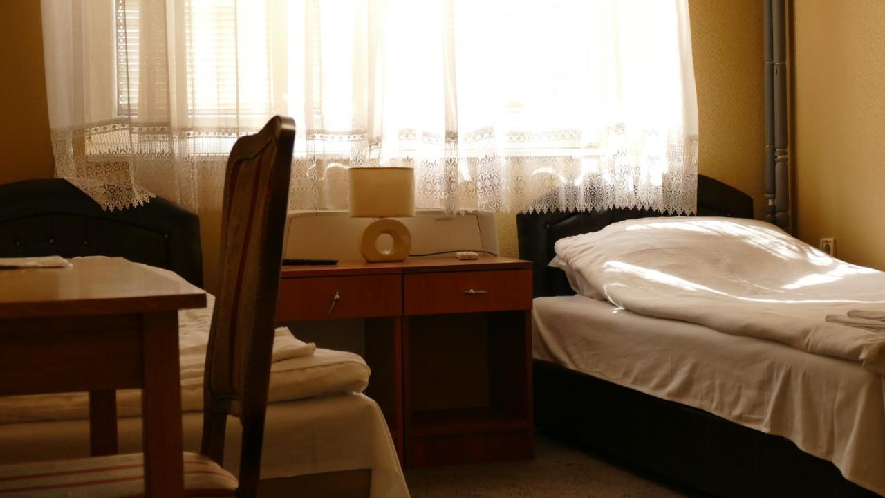 B&B Vila Bela Ruza Sremska Mitrovica Extérieur photo